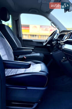 Минивэн Volkswagen Multivan 2020 в 