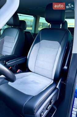 Минивэн Volkswagen Multivan 2020 в 