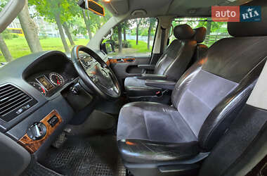 Минивэн Volkswagen Multivan 2010 в 