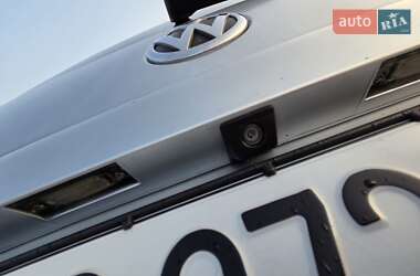 Минивэн Volkswagen Multivan 2012 в 
