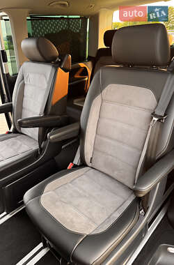 Мінівен Volkswagen Multivan 2022 в 