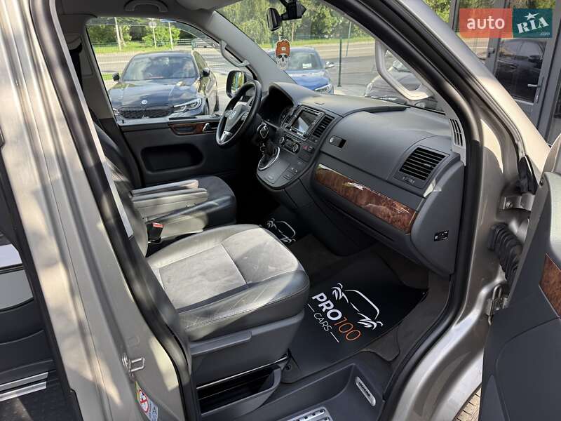 Мінівен Volkswagen Multivan 2011 в Києві