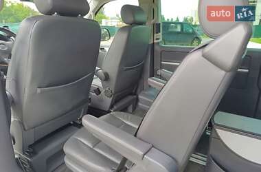 Мінівен Volkswagen Multivan 2012 в 