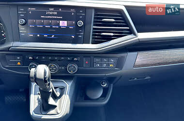 Минивэн Volkswagen Multivan 2023 в 