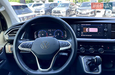 Минивэн Volkswagen Multivan 2023 в 