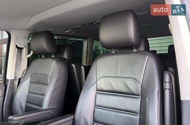 Минивэн Volkswagen Multivan 2016 в 