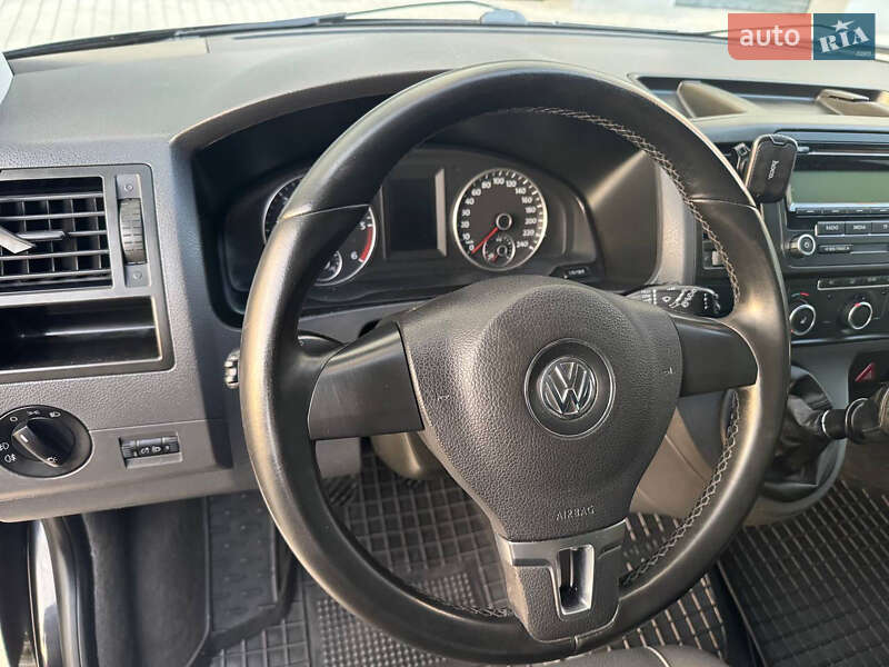 Минивэн Volkswagen Multivan 2010 в Виннице