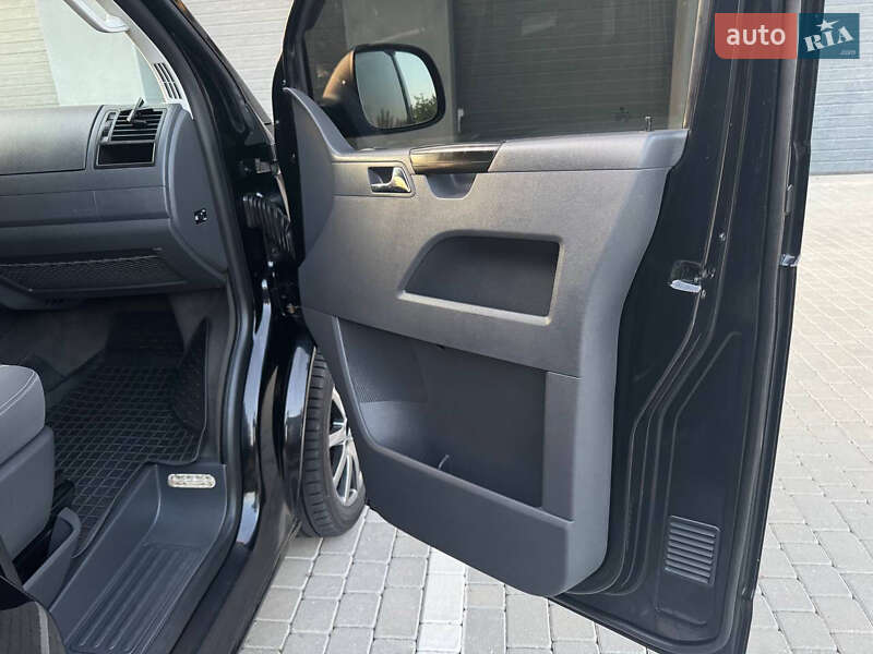 Минивэн Volkswagen Multivan 2010 в Виннице