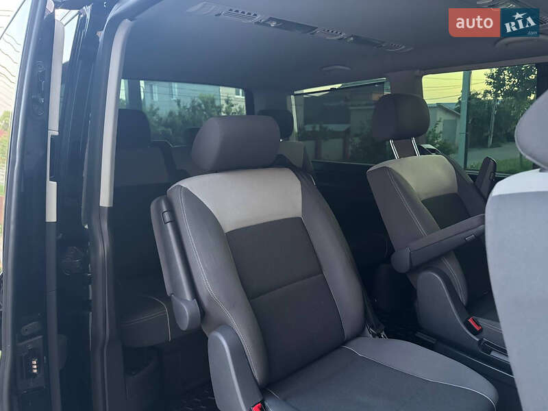 Минивэн Volkswagen Multivan 2010 в Виннице