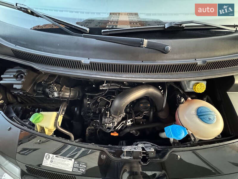 Минивэн Volkswagen Multivan 2010 в Виннице