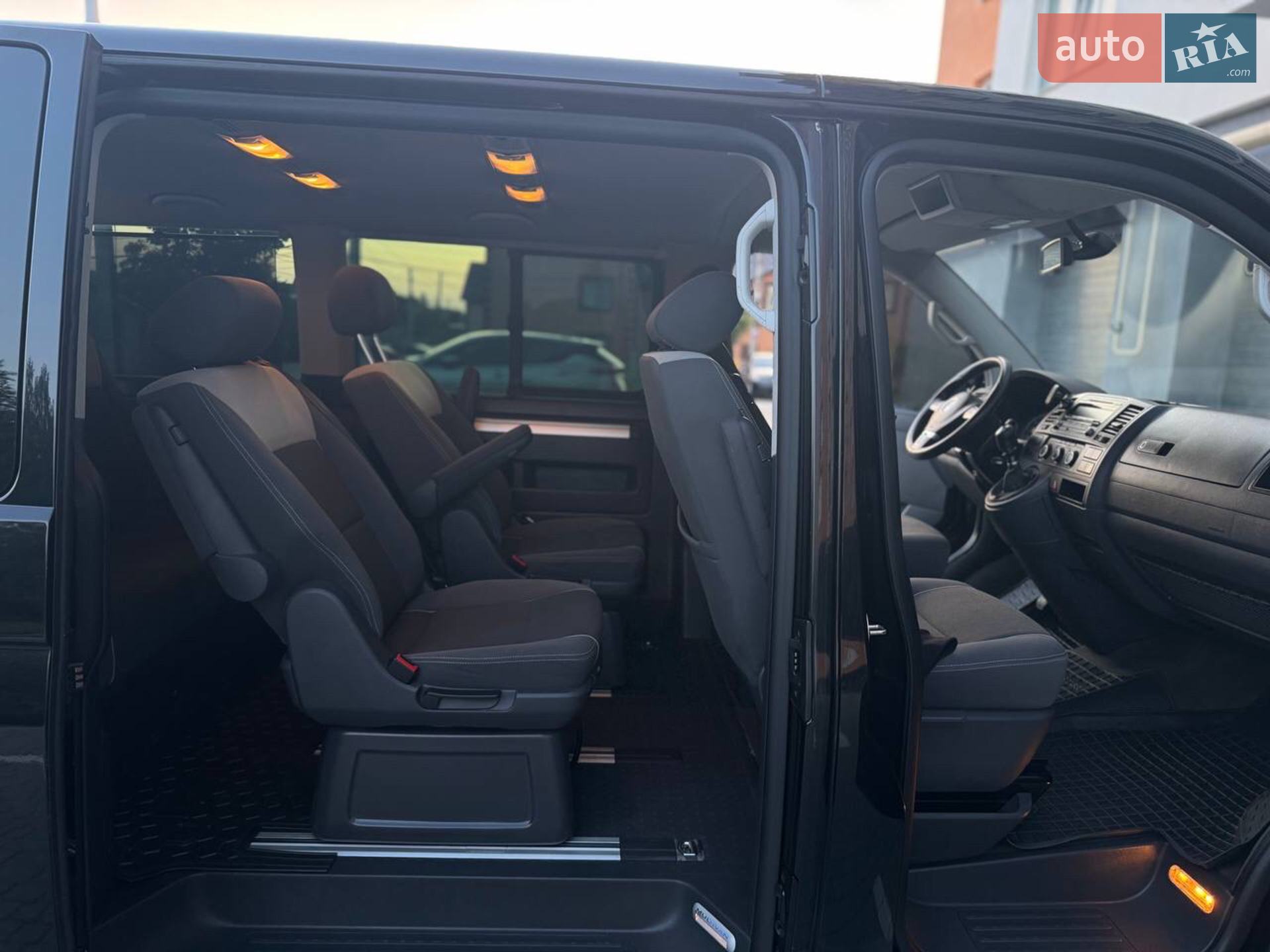 2010 Volkswagen Multivan - мініатюра 38