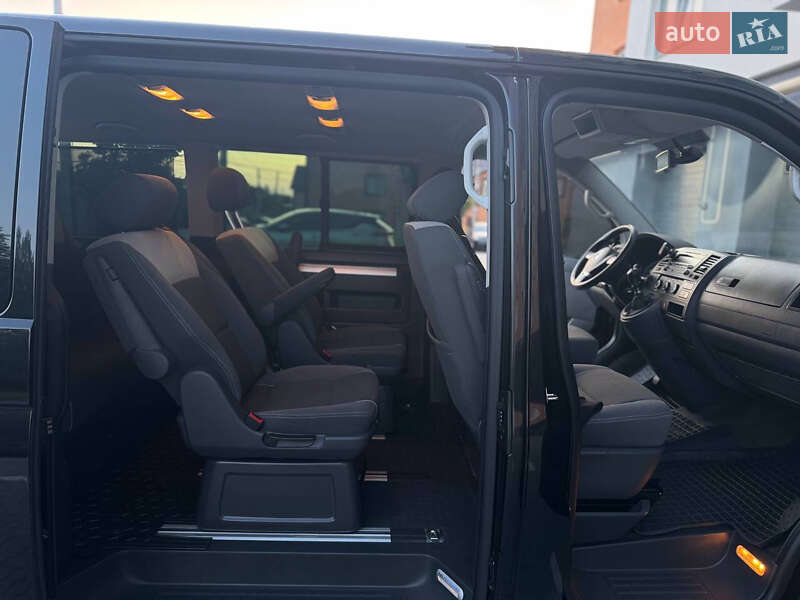 Минивэн Volkswagen Multivan 2010 в Виннице