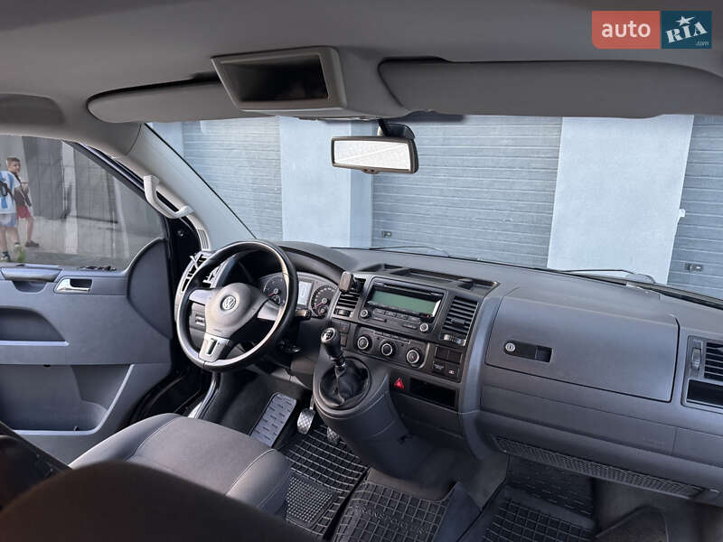 Минивэн Volkswagen Multivan 2010 в Виннице