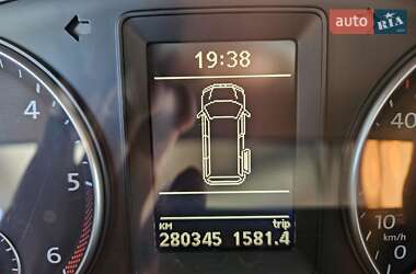 Минивэн Volkswagen Multivan 2012 в 