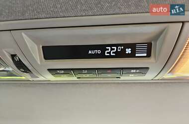 Минивэн Volkswagen Multivan 2012 в 