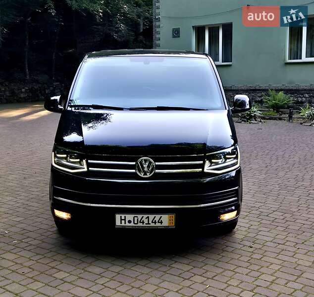 Минивэн Volkswagen Multivan 2017 в Сваляве