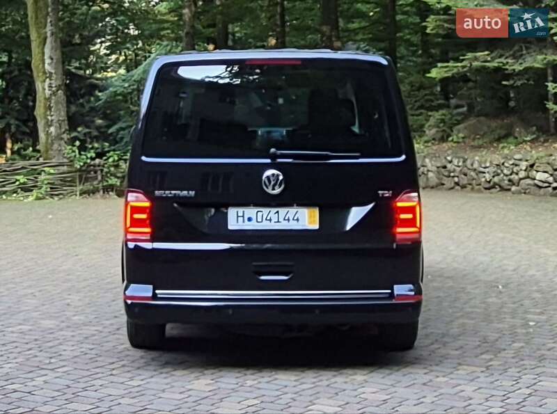Минивэн Volkswagen Multivan 2017 в Сваляве