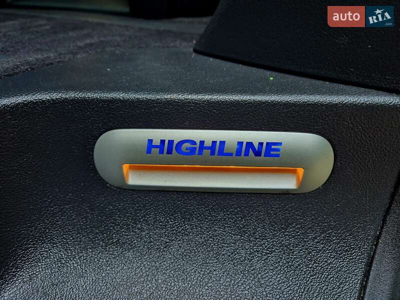 Минивэн Volkswagen Multivan 2017 в Сваляве