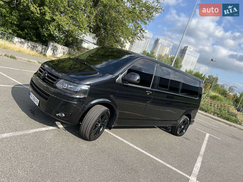 Минивэн Volkswagen Multivan 2010 в Киеве