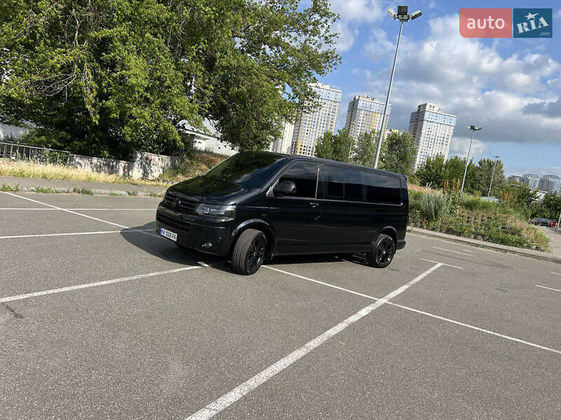 Минивэн Volkswagen Multivan 2010 в Киеве