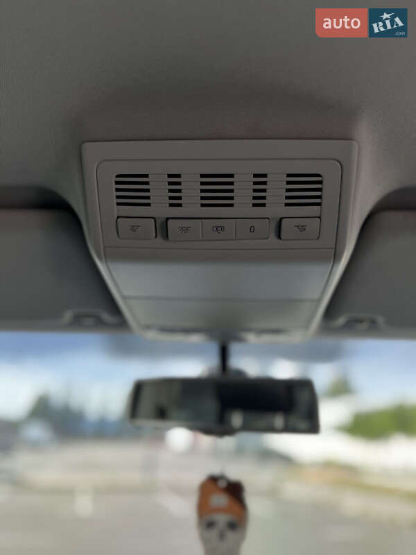 Минивэн Volkswagen Multivan 2010 в Киеве