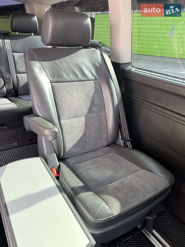 Минивэн Volkswagen Multivan 2010 в Киеве