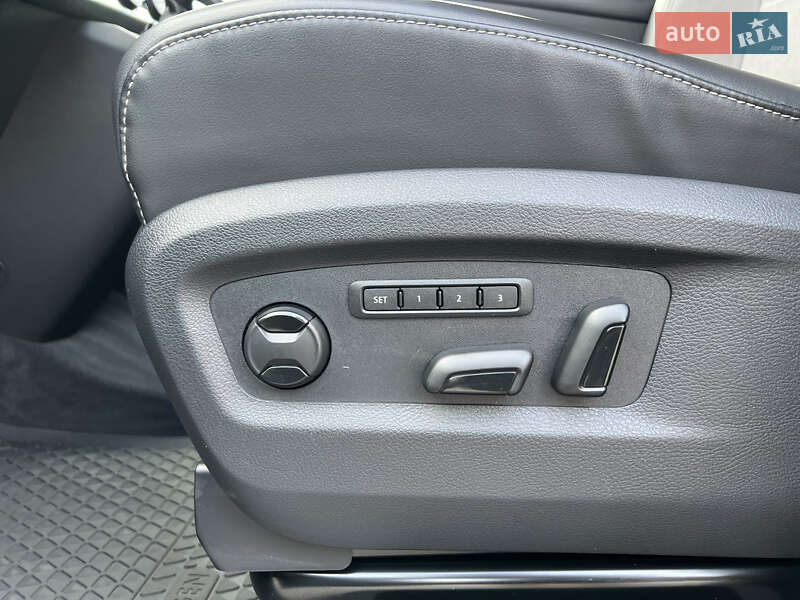 Минивэн Volkswagen Multivan 2020 в Киеве