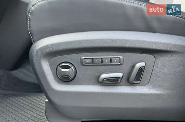 Минивэн Volkswagen Multivan 2020 в 