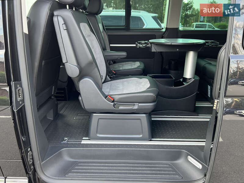 Минивэн Volkswagen Multivan 2020 в Киеве