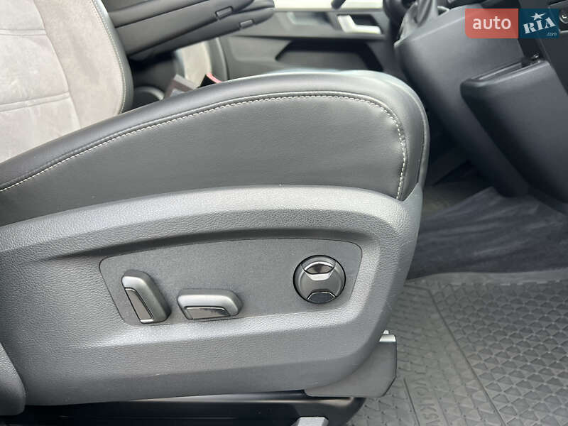 Минивэн Volkswagen Multivan 2020 в Киеве