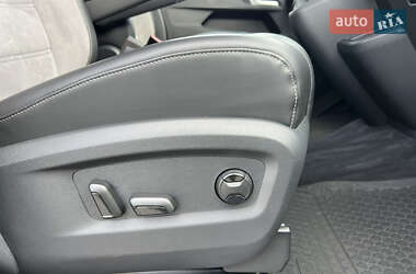 Минивэн Volkswagen Multivan 2020 в 