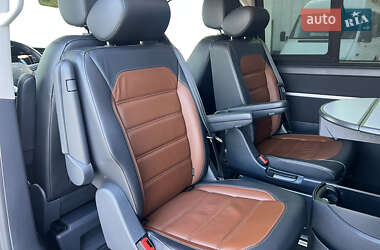 Минивэн Volkswagen Multivan 2020 в 