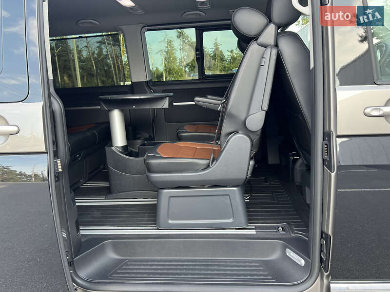 Минивэн Volkswagen Multivan 2020 в Киеве