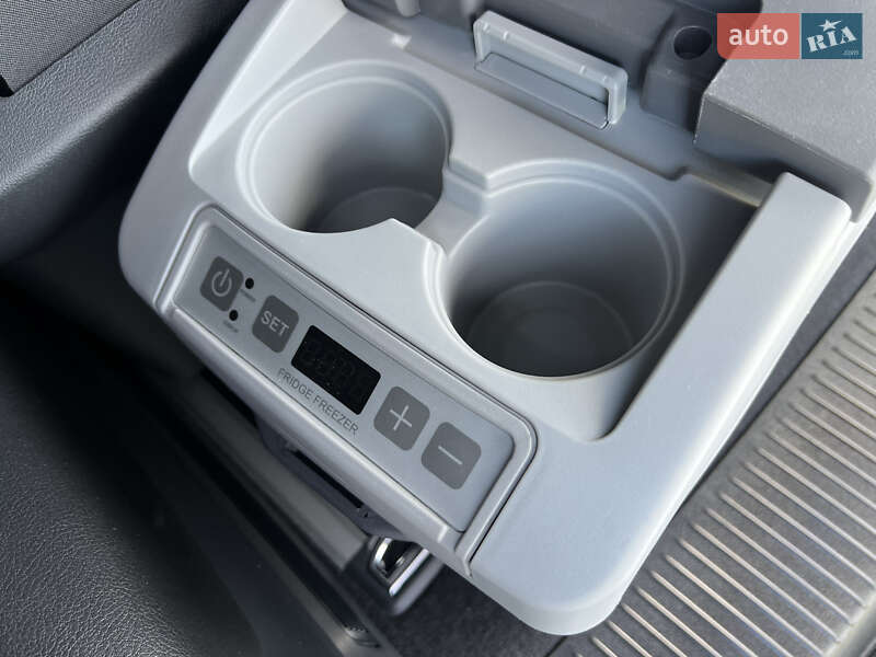 Минивэн Volkswagen Multivan 2020 в Киеве