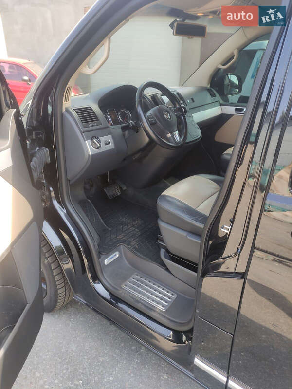 Минивэн Volkswagen Multivan 2012 в Броварах