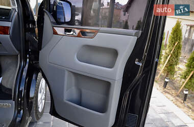 Минивэн Volkswagen Multivan 2009 в 
