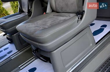 Минивэн Volkswagen Multivan 2009 в 