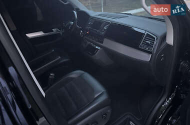Минивэн Volkswagen Multivan 2016 в 