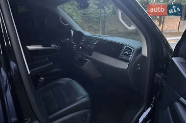 Минивэн Volkswagen Multivan 2016 в 