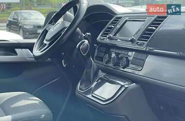 Минивэн Volkswagen Multivan 2018 в 