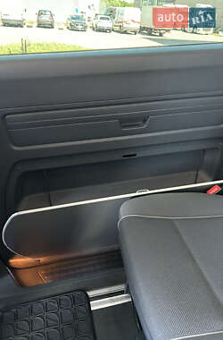 Минивэн Volkswagen Multivan 2012 в 