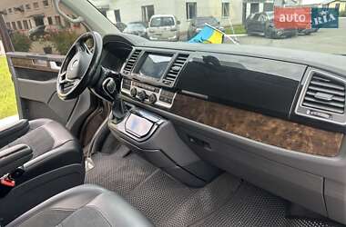 Минивэн Volkswagen Multivan 2017 в 