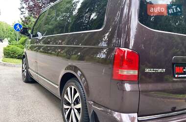Минивэн Volkswagen Multivan 2012 в 