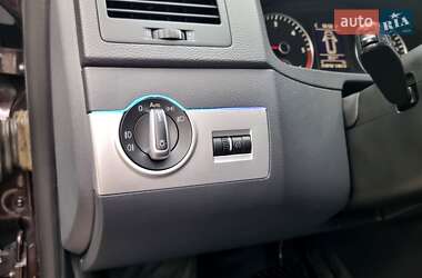 Минивэн Volkswagen Multivan 2012 в 