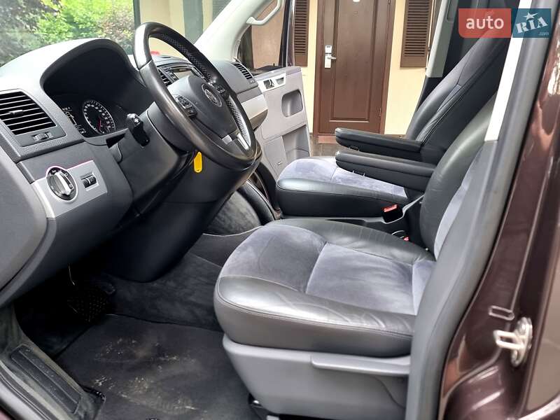 Минивэн Volkswagen Multivan 2012 в Киеве