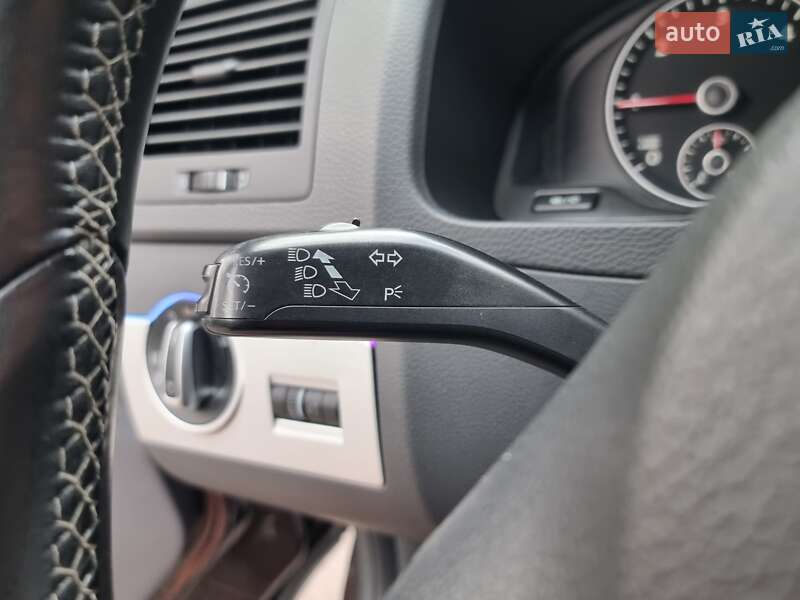Минивэн Volkswagen Multivan 2012 в Киеве