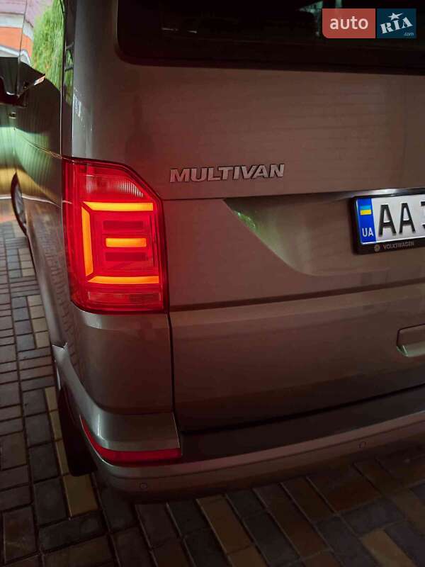 Минивэн Volkswagen Multivan 2018 в Киеве