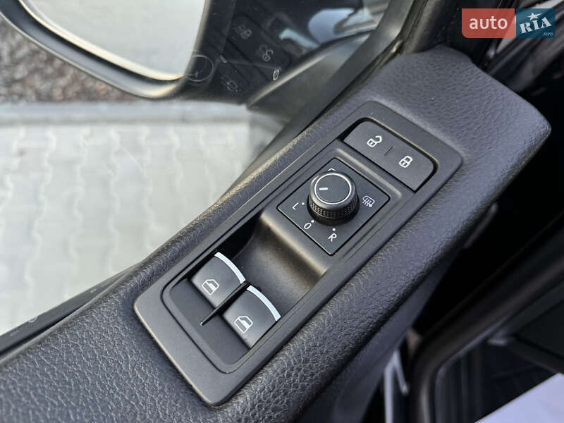 Минивэн Volkswagen Multivan 2019 в Тернополе