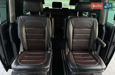 Минивэн Volkswagen Multivan 2019 в 