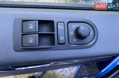 Минивэн Volkswagen Multivan 2015 в 
